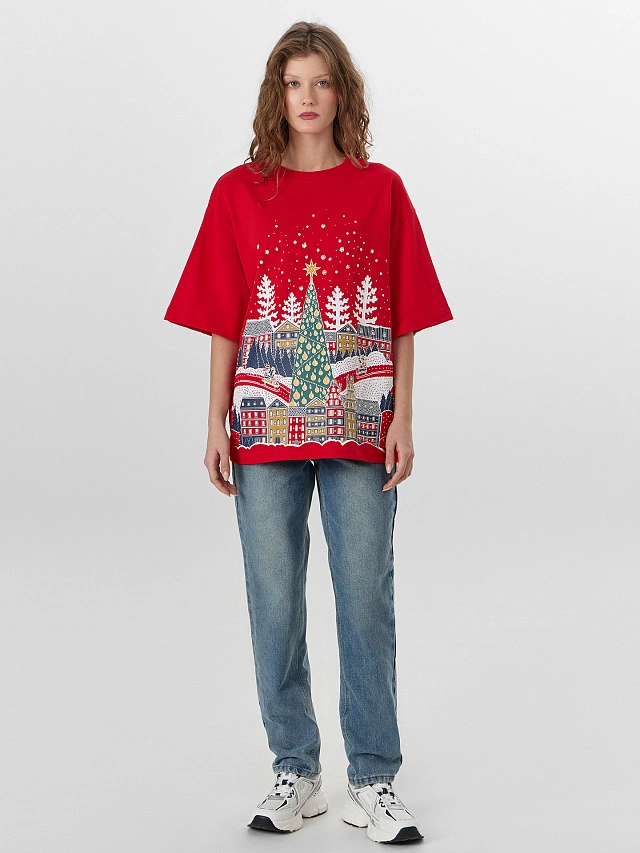 Футболка женская красная с новогодним принтом - 4