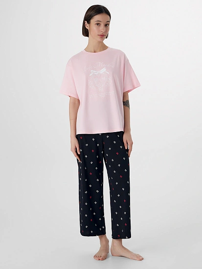 картинка Комплект домашний женский розовый от магазина стильной одежды Mark Formelle