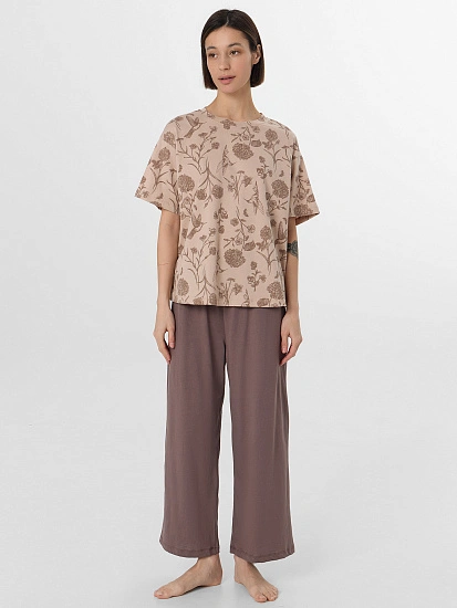 картинка Комплект домашний женский коричневый с цветочным принтом от магазина стильной одежды Mark Formelle