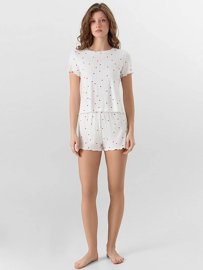 картинка Комплект домашний женский белый с принтом в сердечко от магазина стильной одежды Mark Formelle