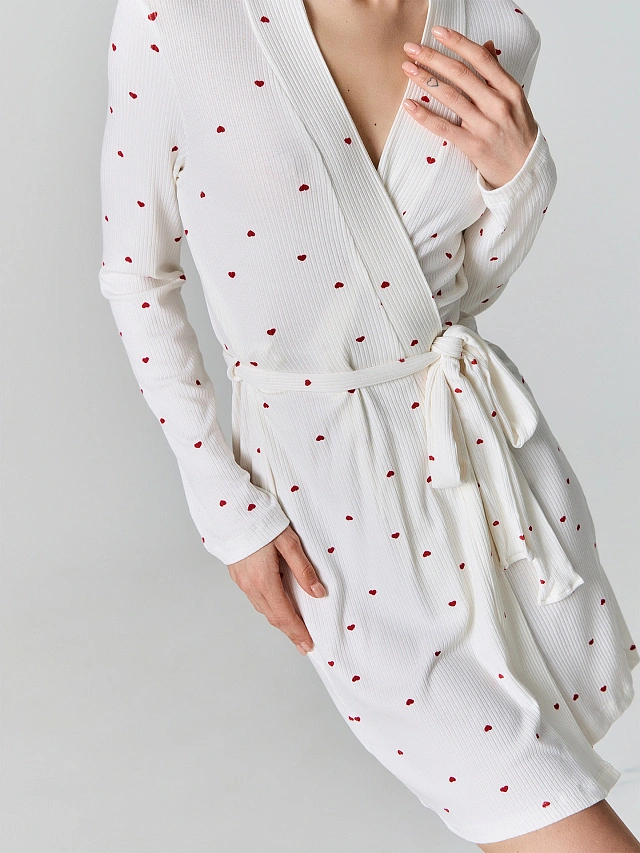 Халат женский белый с принтом в сердечко - 4