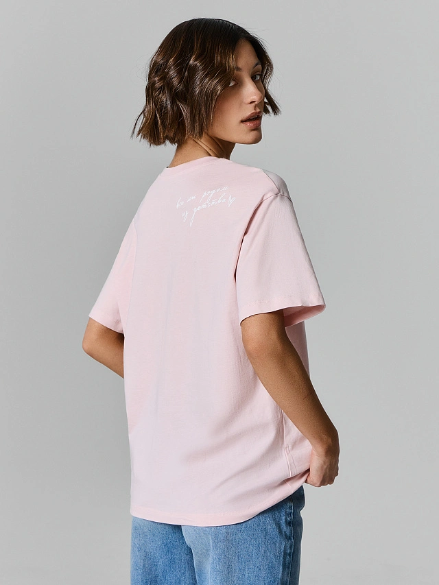 Футболка оверсайз женская розовая с надписью "Все мы родом из детства" - 3