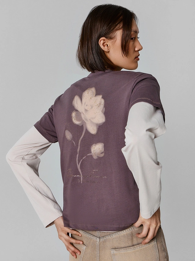 Футболка женская фиолетовая с принтом и надписью из хлопка - 5