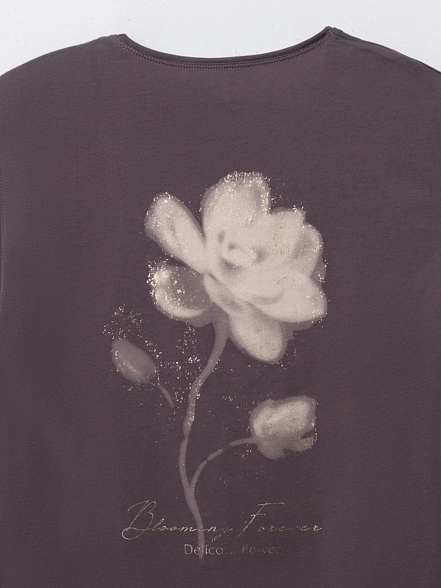 Футболка женская фиолетовая с принтом и надписью из хлопка - 9