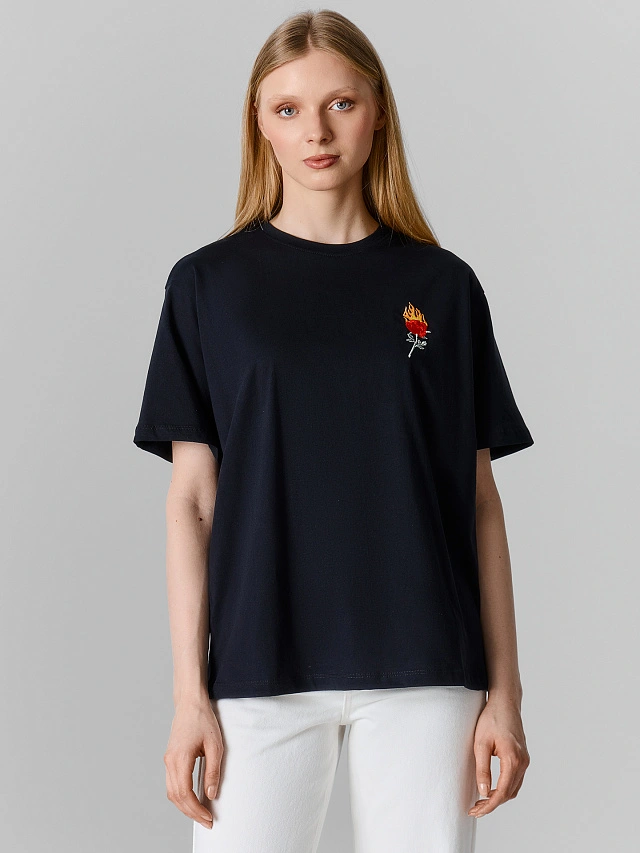 Футболка женская черная с вышивкой оверсайз - 3