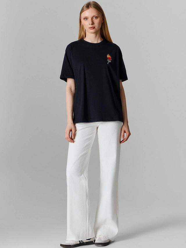 Футболка женская черная с вышивкой оверсайз - 4