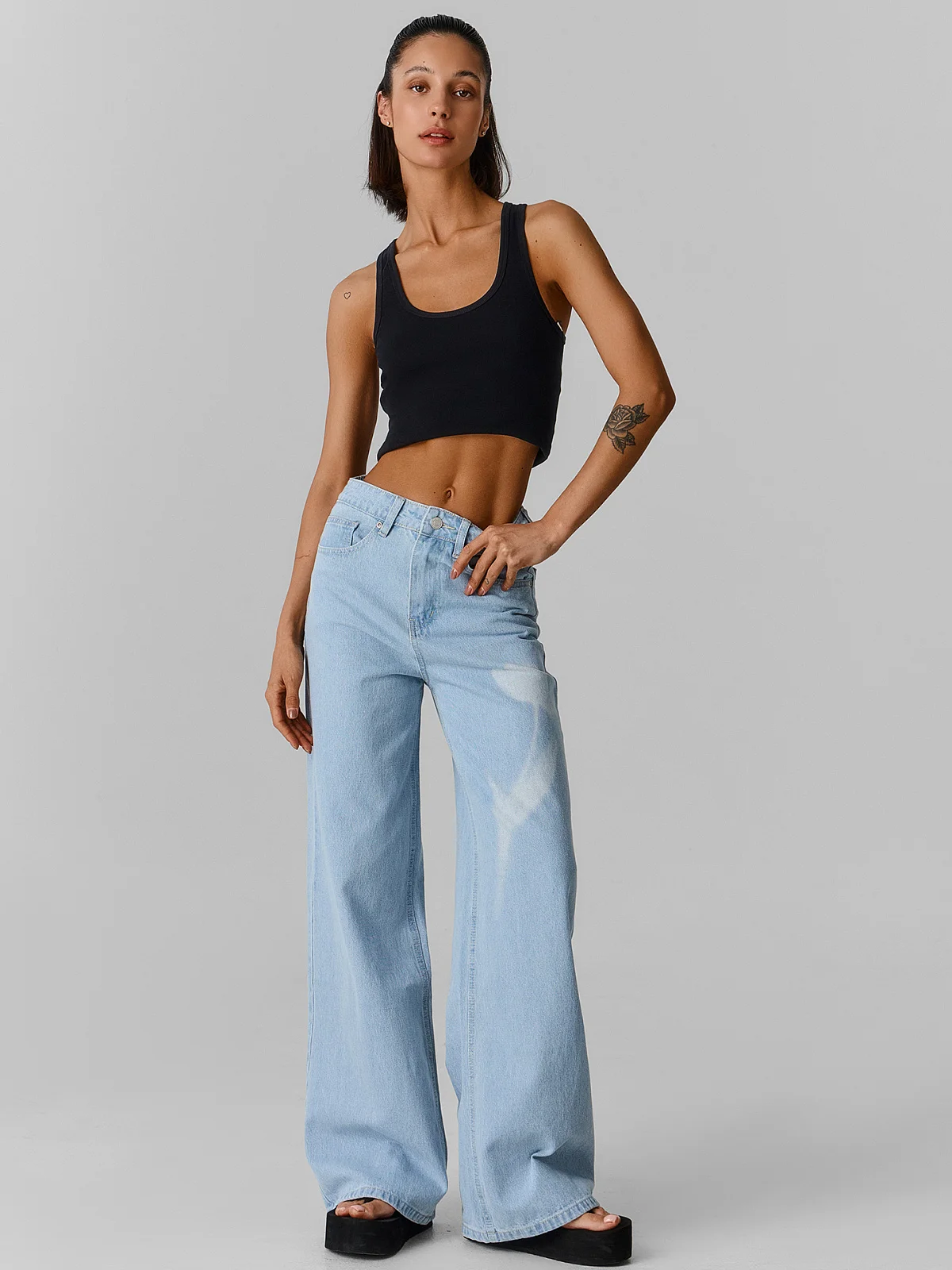 Джинсы Wide leg женские голубые с принтом - 4